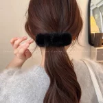 픽스 머리띠 여성 프리미엄 밍크털 헤어핀 여성용 플러시 헤어 클립 가을 겨울 앞머리 집게 빈티지 머리장식 스프링클립 헤어핀 - 이미지 4