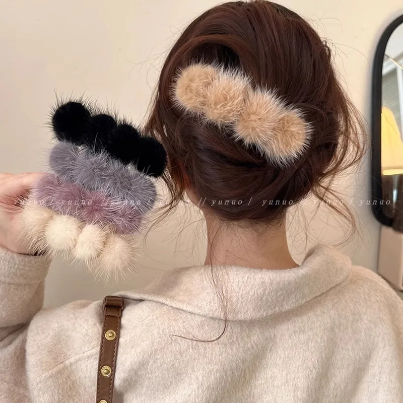 kf-S8ec379c9c75e4b799da30bce63c7ab30E 픽스 머리띠 여성 프리미엄 밍크털 헤어핀 여성용 플러시 헤어 클립 가을 겨울 앞머리 집게 빈티지 머리장식 스프링클립 헤어핀 - 이미지 1